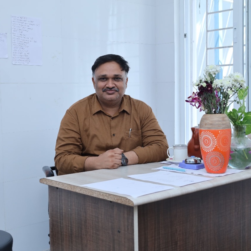 Dr. Mohammed Afzal MBBS.,DO., (Managing Director_2)